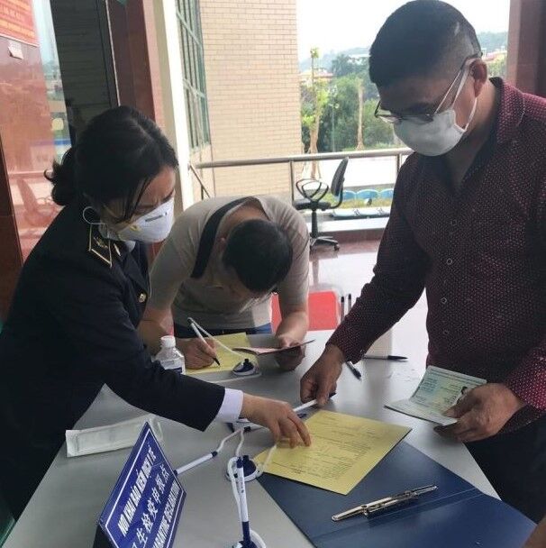 Công tác kiểm tra khai báo y tế cửa khẩu quốc tế Lào Cai