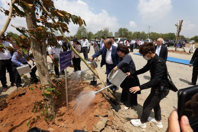 Tập đoàn TH khởi công Dự án chăn nuôi bò sữa lớn nhất Đồng bằng sông Cửu Long