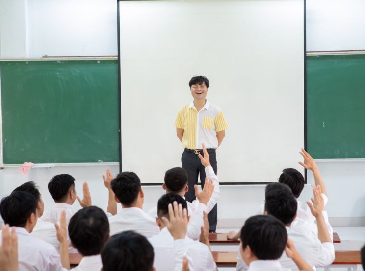 tien-si-vu-hong-van-giang-vien-man-can-luon-tao-hung-khoi-cho-sinh-vien-hoc-vien-hoc-tap-