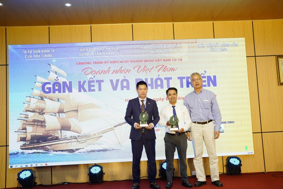 Doanh nhân Việt Nam - Gắn kết và phát triển Doanh nhân Việt Nam - Gắn kết và phát triển