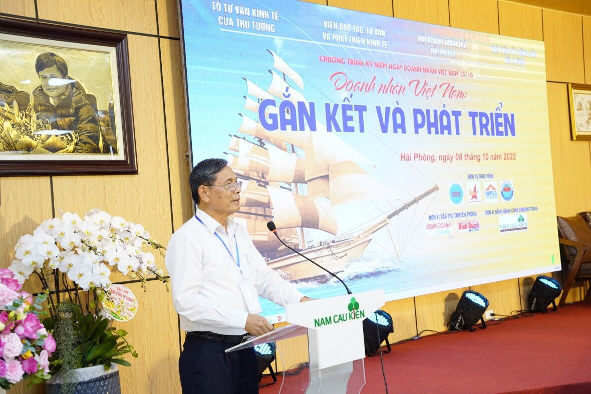PGS.TS Đặng Văn Thanh - Chủ tịch CLB Các nhà Công Thương Việt Nam phát biểu khai mạc.