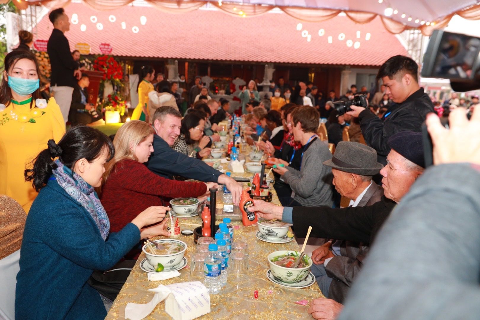 Phở Vân Cù