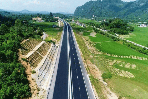 Thủ tướng sốt ruột vì chậm giải phóng mặt bằng và thiếu mỏ vật liệu xây dựng cao tốc Bắc - Nam