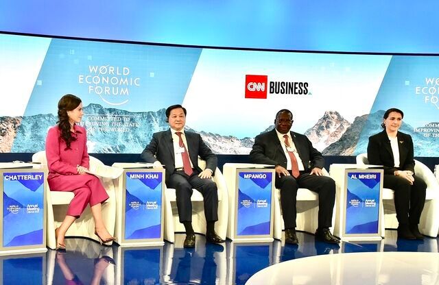 Hội nghị WEF 52: Phó Thủ tướng Lê Minh Khái nêu 5 đề xuất quan trọng về "Chuyển hướng khủng hoảng lương thực toàn cầu" - Ảnh 4. Hội nghị WEF 52: Phó Thủ tướng Lê Minh Khái nêu 5 đề xuất quan trọng về "Chuyển hướng khủng hoảng lương thực toàn cầu" - Ảnh 4.
