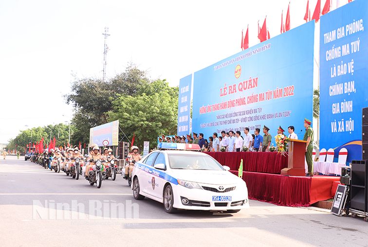 Các đơn vị ra quân hưởng ứng tháng hành động phòng chống ma túy.
