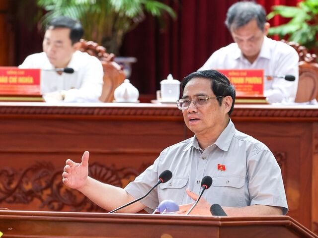 Thủ tướng: Hỗ trợ người dân, doanh nghiệp hơn 225 nghìn tỷ đồng thuế phí ngay trong năm nay - Ảnh 4. Thủ tướng: Hỗ trợ người dân, doanh nghiệp hơn 225 nghìn tỷ đồng thuế phí ngay trong năm nay - Ảnh 4.