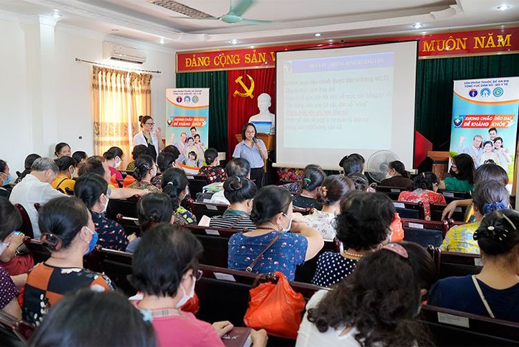 Tập huấn chăm sóc sức khoẻ người cao tuổi và truyền thông Đề án 818