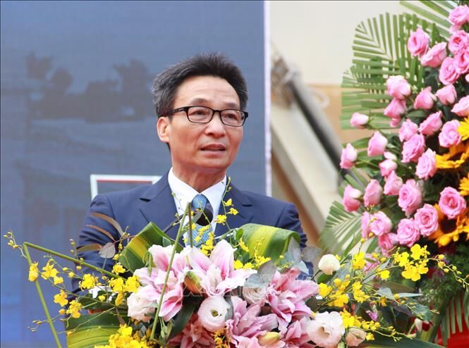 Đồng chí Vũ Đức Đam, Ủy viên Ban Chấp hành Trung ương Đảng, Phó Thủ tướng Chính phủ phát biểu chức mừng tại lễ kỷ niệm