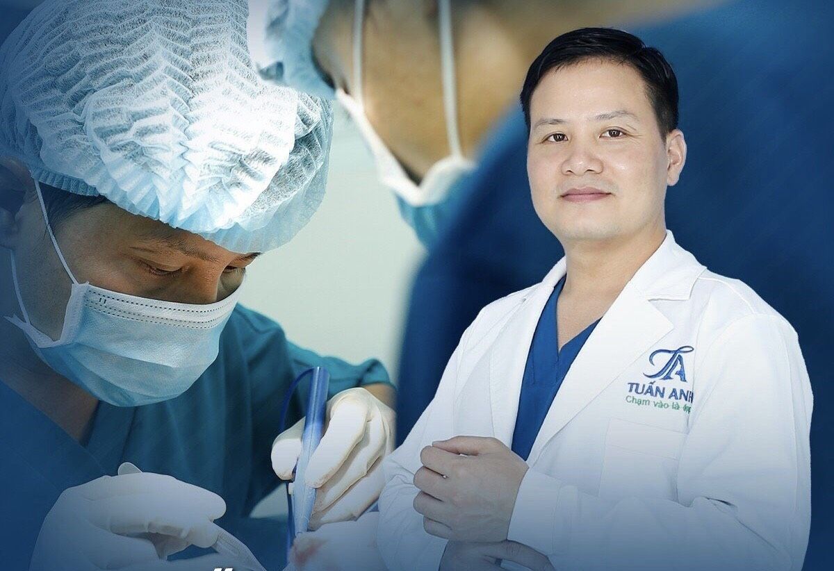 BÁC SĨ TRẦN TUẤN ANH HỘI CHẨN CHUYÊN MÔN CÙNG ĐỘI NGŨ Y BÁC SĨ THẨM MỸ