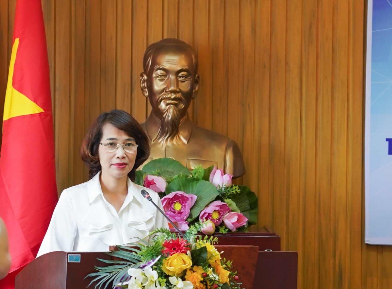 Bà Kiều Thúy Nga, Vụ trưởng Vụ Thư viện, Bộ Văn hóa, Thể thao và Du lịch phát biểu tại Hội nghị.