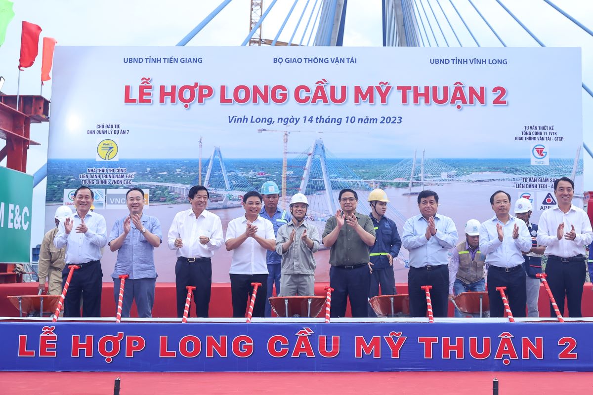 Hợp long cầu Mỹ Thuận 2 nối Tiền Giang và Vĩnh Long