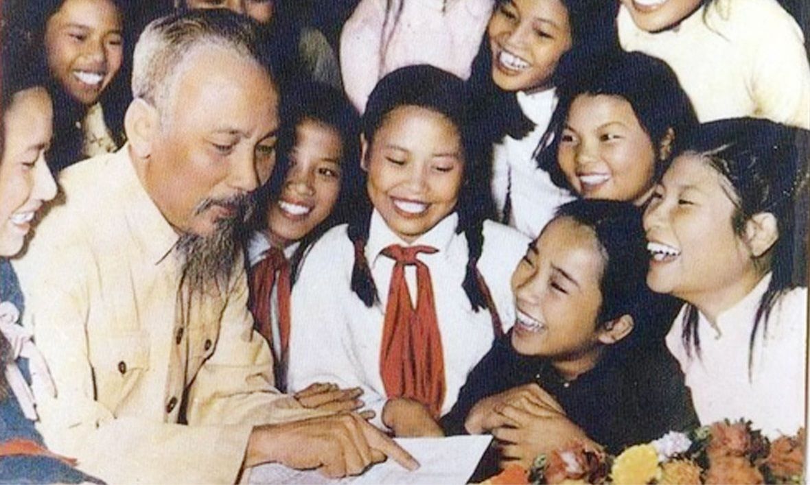 Tư tưởng Hồ Chí Minh về chăm lo, đào tạo, bồi dưỡng, phát huy vai trò của thanh niên và sự vận dụng trong sự nghiệp đổi mới hiện nay