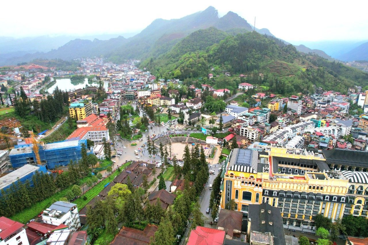 thi-xa-sapa