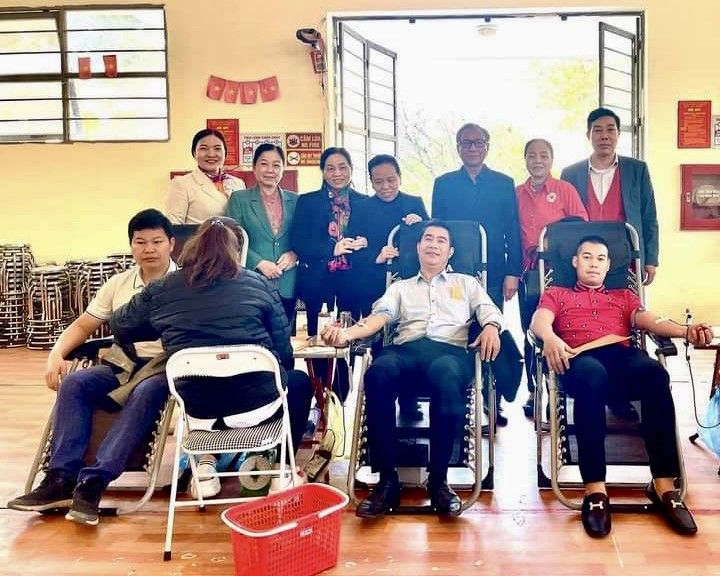 Rộn ràng ngày hội hiến máu tại xã La Phù.