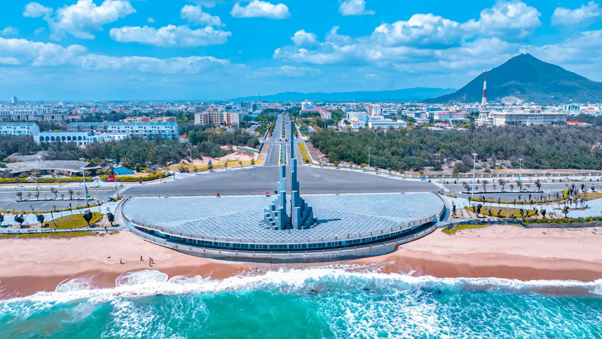 Phú Yên hướng đến trở thành nơi đáng sống cho người dân, đáng ghé thăm cho du khách