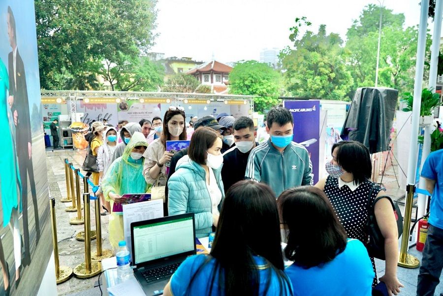 Vietnam Airlines Group đón hàng chục nghìn khách đến Hội chợ VITM Hà Nội 2023