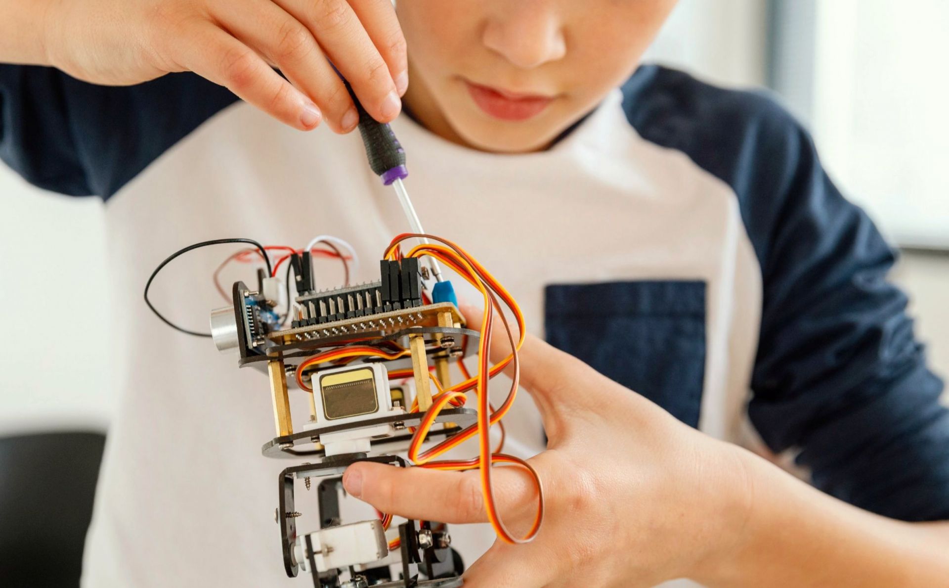 Phát triển nguồn nhân lực Stem chất lượng cao: Từ chủ trương của Đảng đến chính sách của nhà nước và vấn đề đặt ra