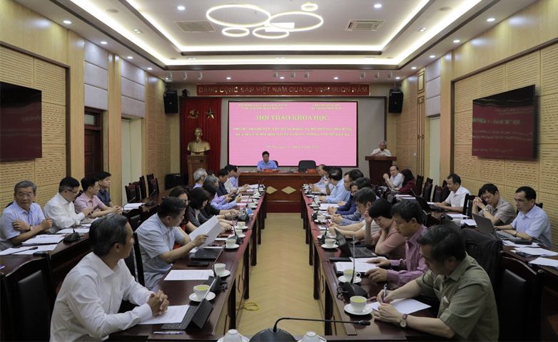 Những thành tựu xây dựng Đảng và hệ thống chính trị qua 40 năm đổi mới ở Việt Nam và những vấn đề đặt ra