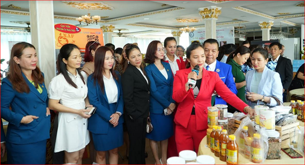 Doanh nghiệp giới thiệu sản phẩm tại Chương trình