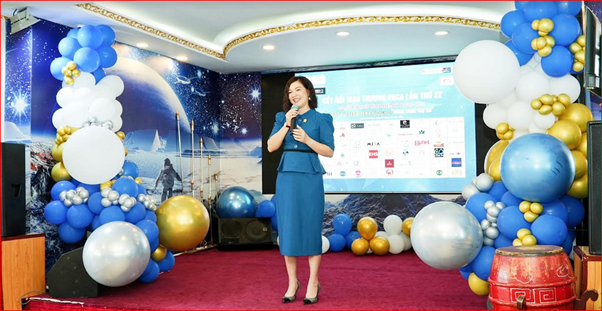 Bà Nguyễn Trang Ngọc Minh Thư- Chủ tịch CLB Liên kết Doanh nghiệp chia sẻ tại Chương trình