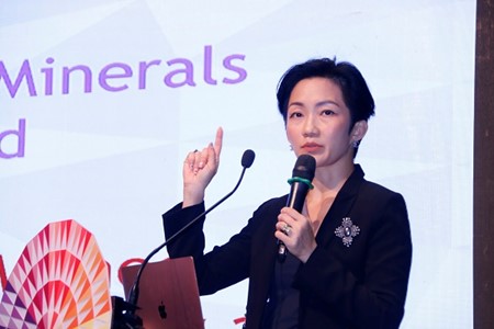 Bà Khun Tip (Ms. PENTHIP Poshyanonda), Tổng Giám đốc Tập đoàn Sol chia sẻ tại sự kiện