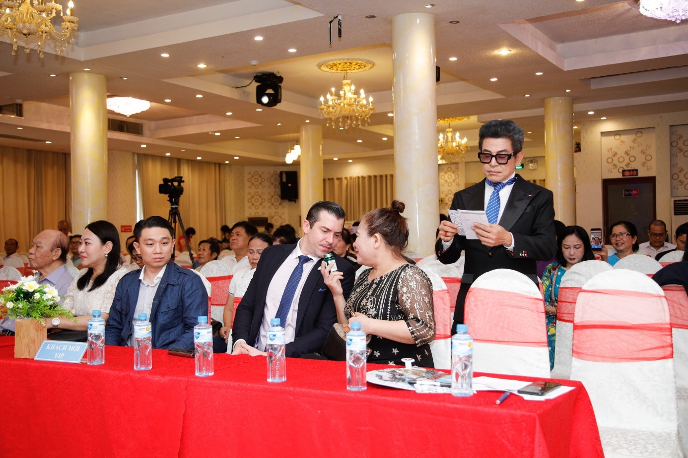  Chân dung MC Thanh Bạch, Đại Diện Quỹ Eden Global Capital và các Doanh Nghiệp Tham Gia Sự Kiện