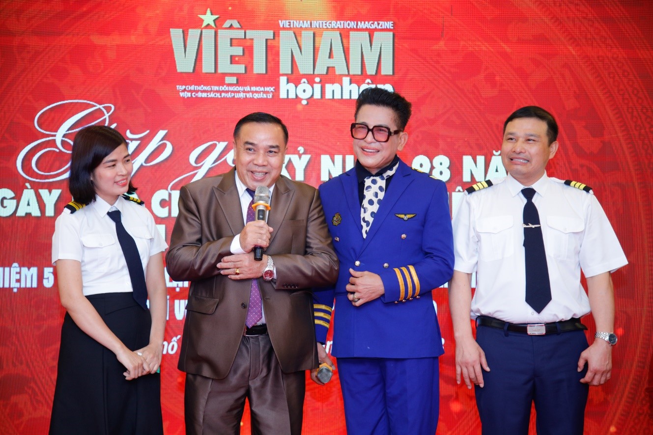 MC Nghệ sĩ Thanh Bạch và các khách mời