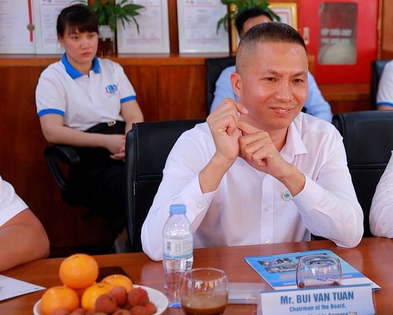 Ông Bùi Văn Tuấn, Chủ tịch HĐQT kiêm Tổng giám đốc Công ty phát biểu tại chương trình.