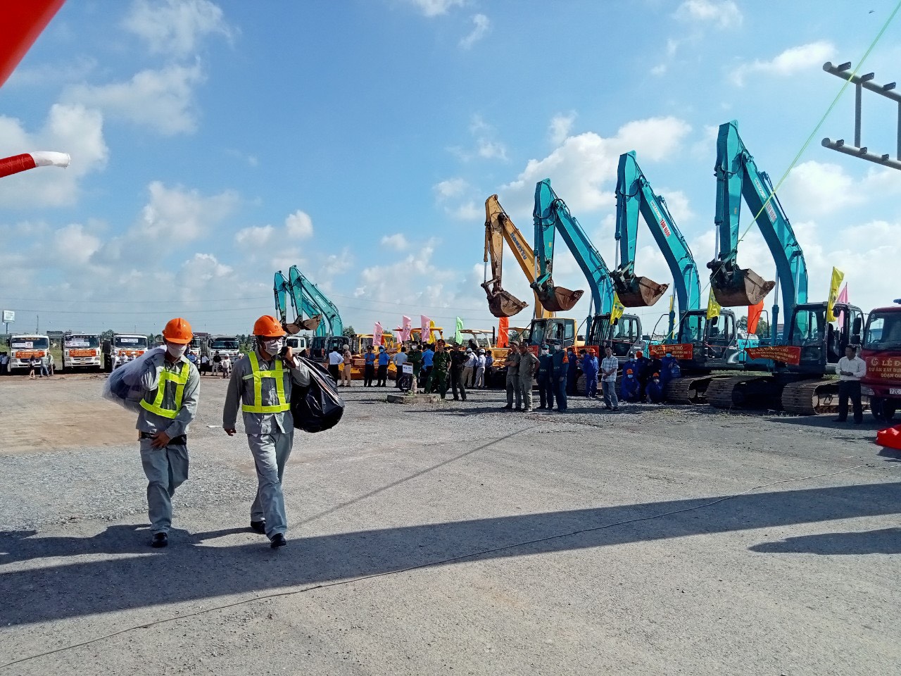 Quang cảnh buổi lễ động thổ