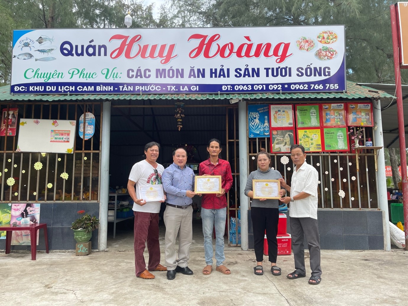 gap-go-nguoi-suu-tam-tien-co-tai-lagi-binh-thuan_649fe7df21db1.jpg