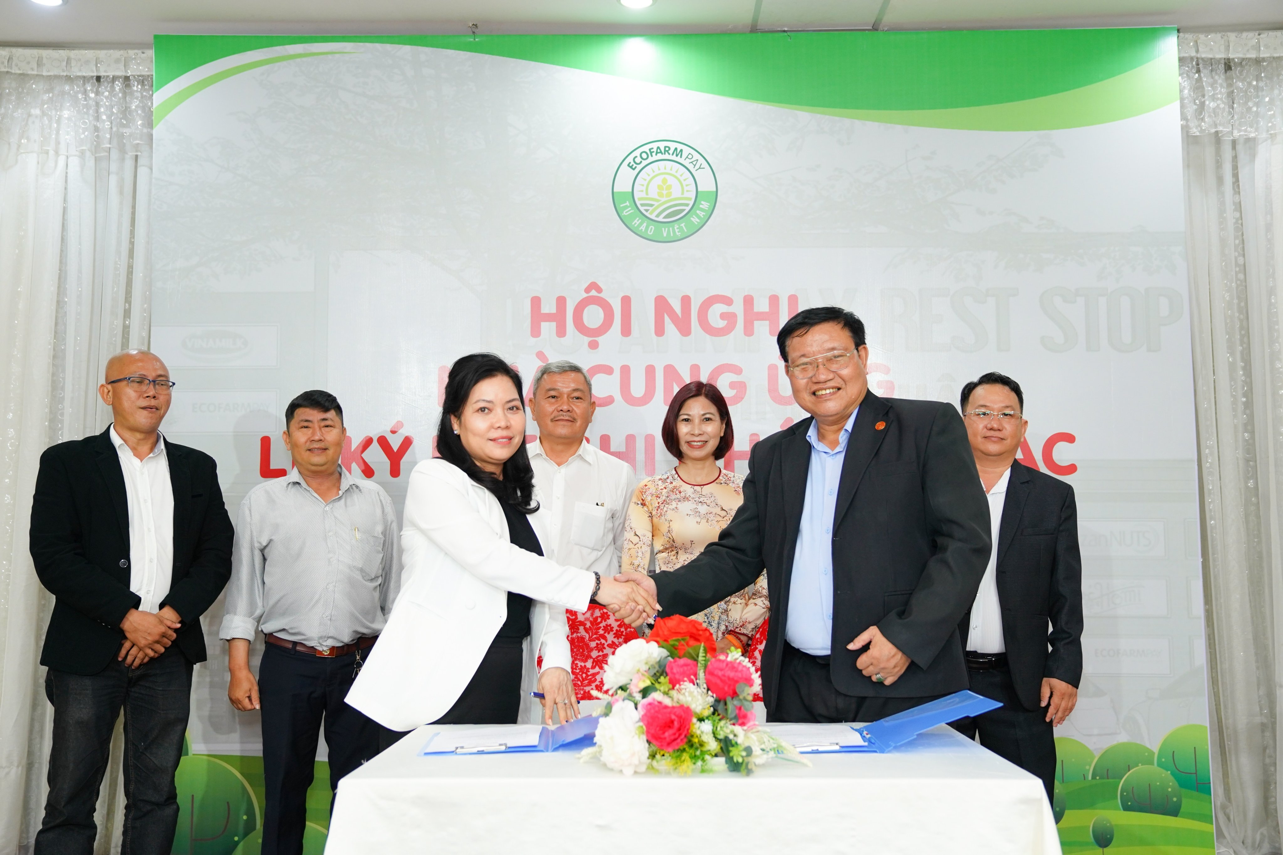 Lễ ký kết hợp tác với doanh nghiệp