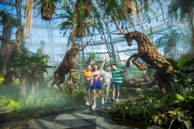 du-khach-tranh-thu-tan-huong-vinwonders-nha-trang-truoc-gio-dien-ra-dai-nhac-hoi-8wonder_64bb78c7eaf2b.jpg