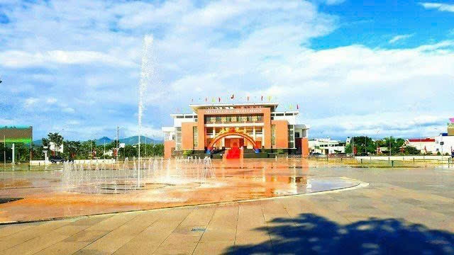 Quãng trường, Nhà văn hóa thị xã An Nhơn