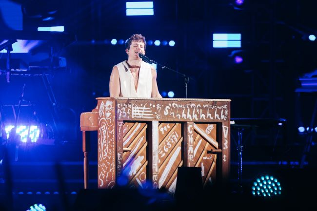 nhung-gia-tri-dinh-cao-chi-co-o-le-hoi-am-nhac-quoc-te-8wonder_64bfd39b65d79.jpg