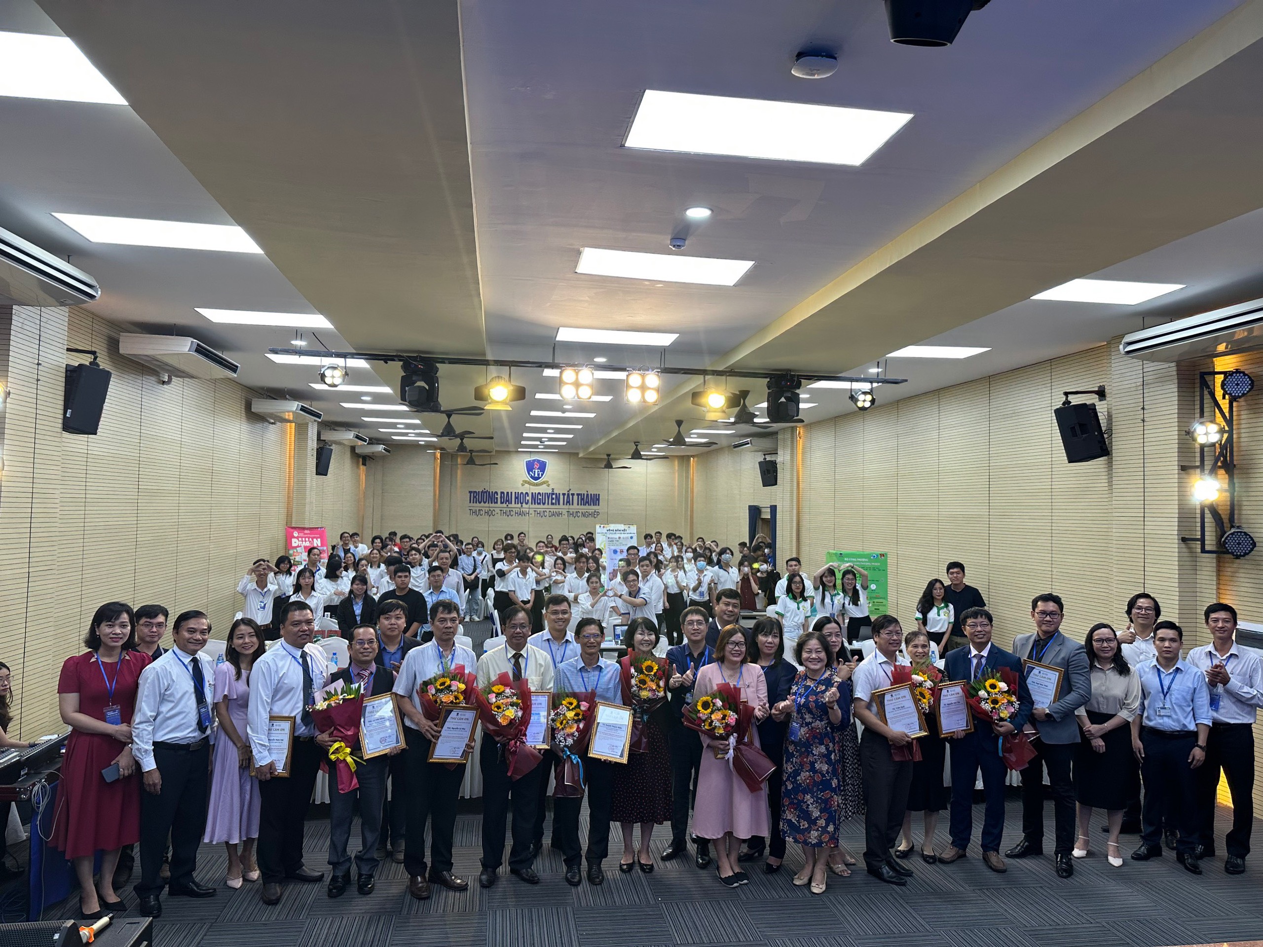 Toàn cảnh vòng bán kết cuộc thi Sinh viên với Ý tưởng Khởi nghiệp Sáng tạo năm 2023