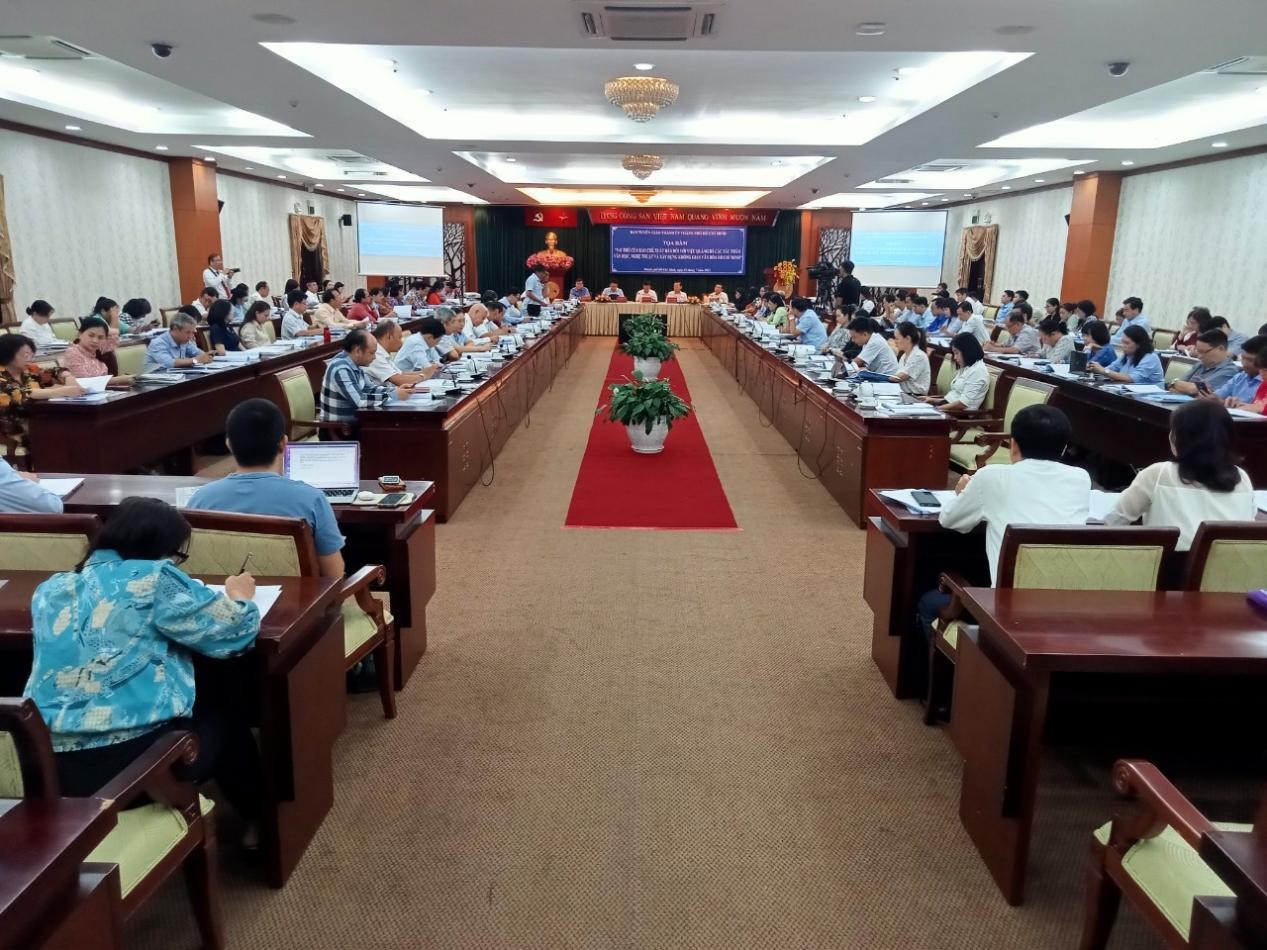 Quang cảnh buổi tọa đàm