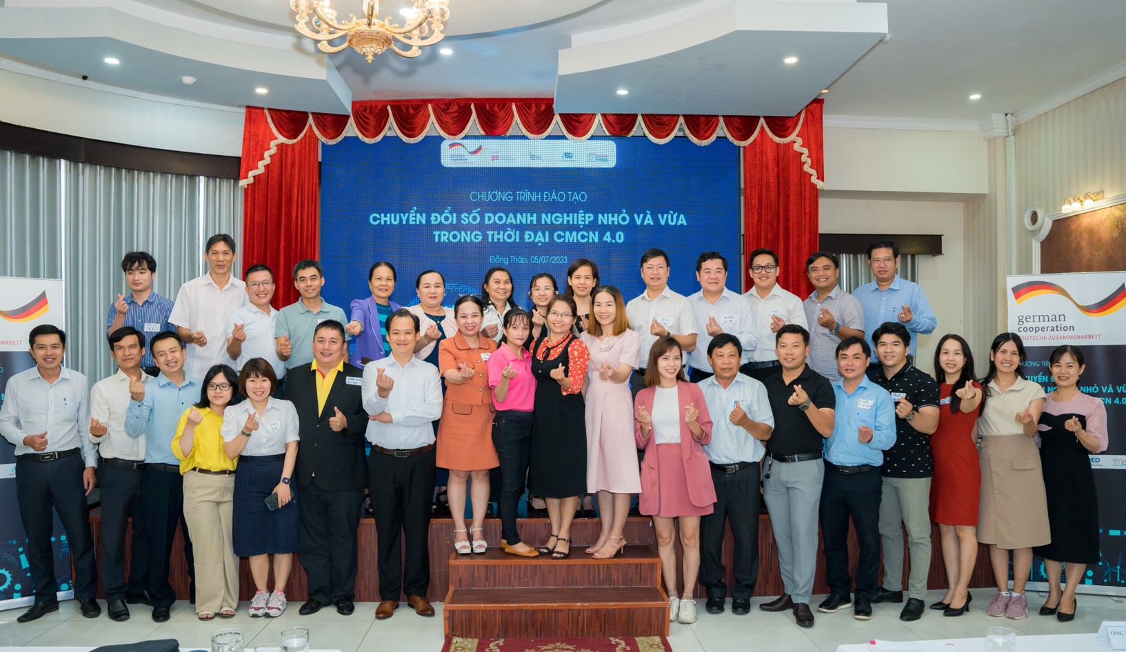 Ban tổ chức cùng Giảng viên và Chuyên gia của chương trình