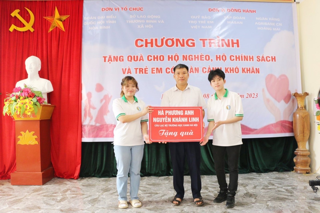 Trao tặng