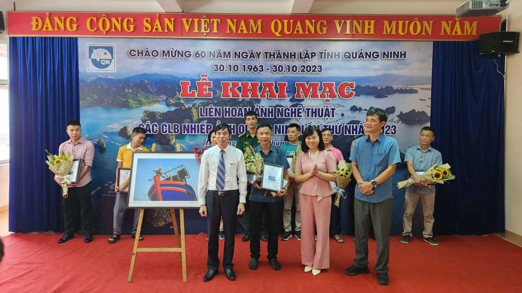 Tác phẩm "Tô màu cuộc sống" của tác giả Bùi Trung Kiên, CLB nhiếp ảnh Hải Hà đạt giải nhất Liên hoan. Ảnh: Cổng thông tin điện tử tỉnh Quảng Ninh.