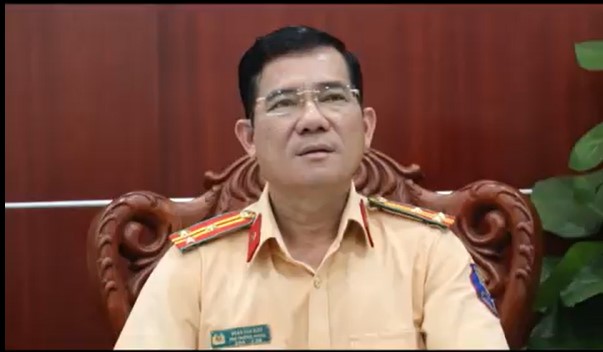 Thượng tá Đoàn Văn Quới trả lời câu hỏi từ phóng viên về Thông tư 24/2023/TT-BCA