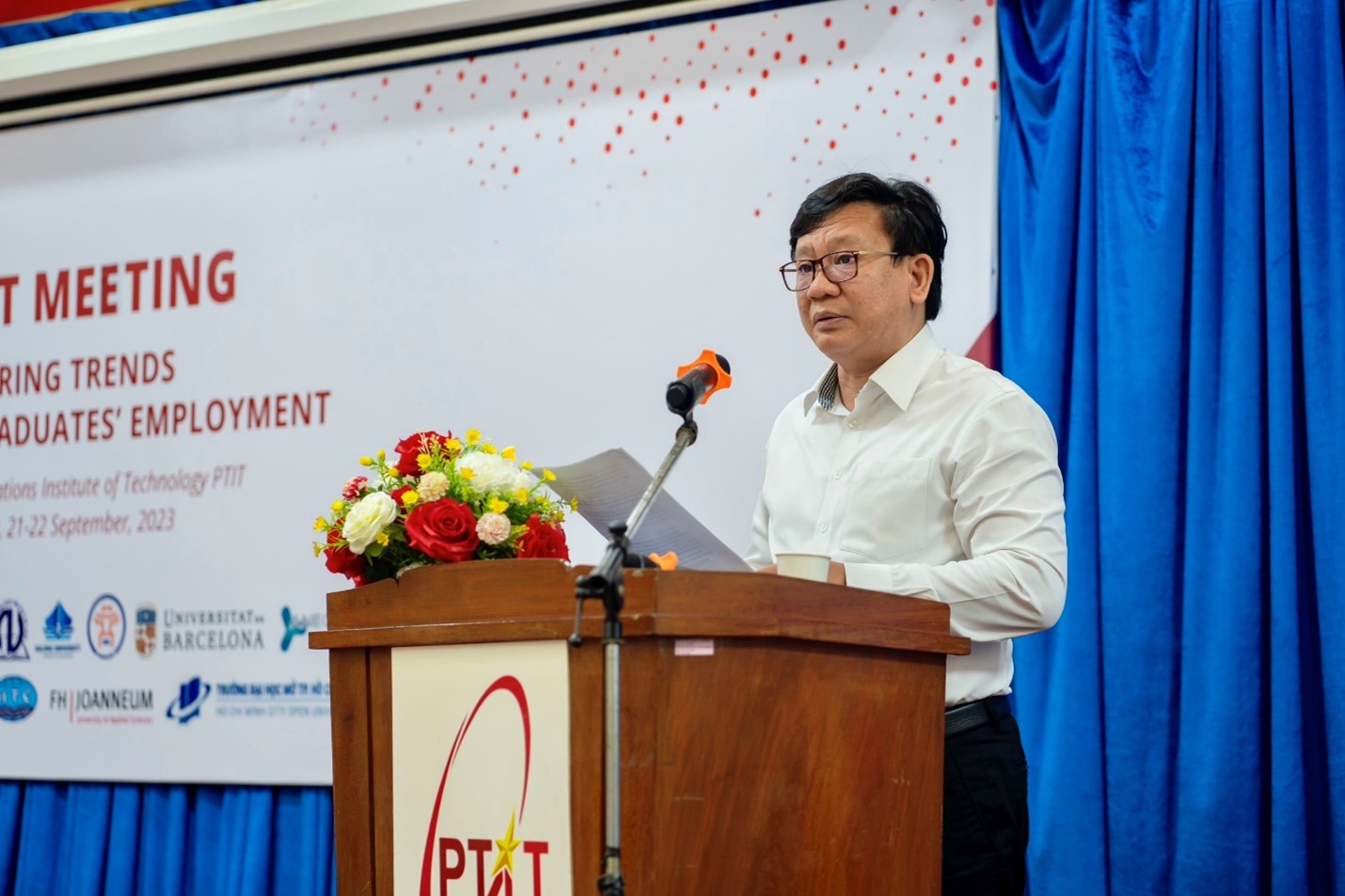 TS.Trương Cộng Hòa phát biểu tại Hội thảo.