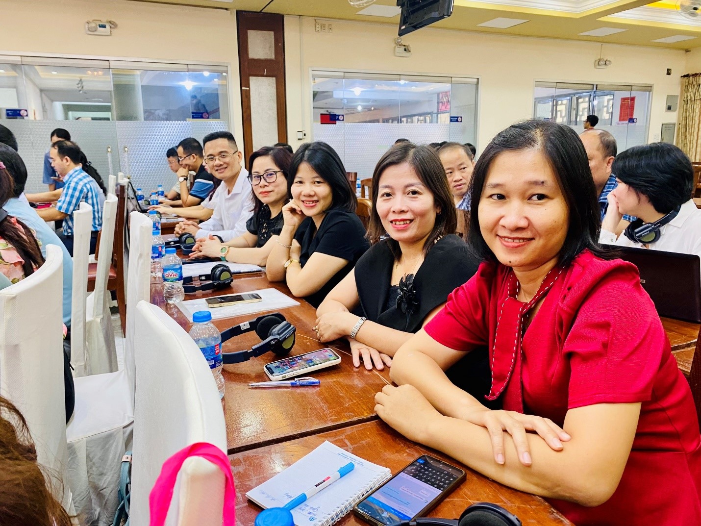 Các thành viên trong đoàn công tác của Học viện Hành chính Quốc gia tham dự Hội thảo.