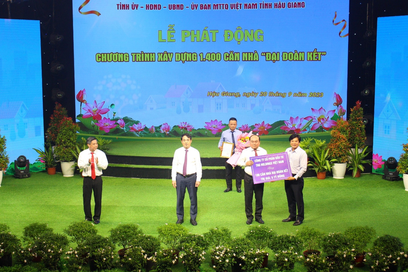 tập đoàn