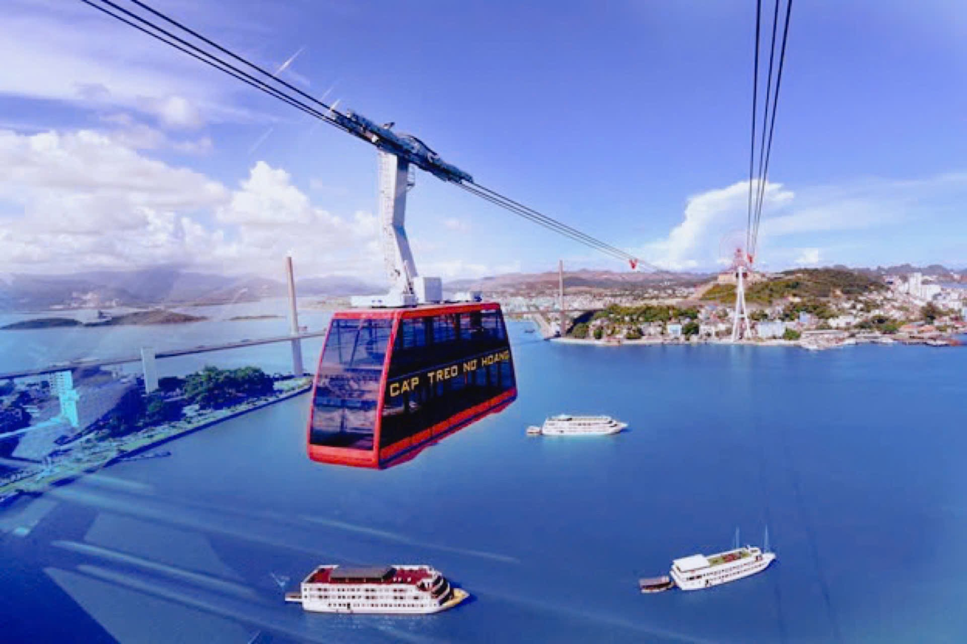 Cáp treo Nữ hoàng tại Sun World Hạ Long.