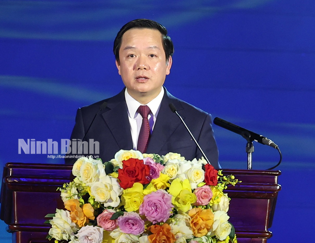 https://apibeta.baoninhbinh.org.vn/user-blob/15088545-560b-d200-1fa2-cc31adda5a44/2024/11/24/quang-ngoc-24_1732463813312.jpg