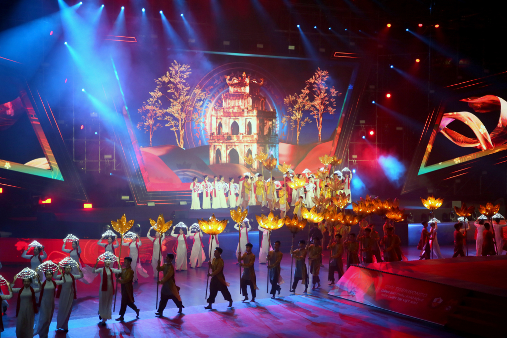 https://media.baoquangninh.vn/upload/image/202412/medium/2289237_khai_mac_22282406.jpg