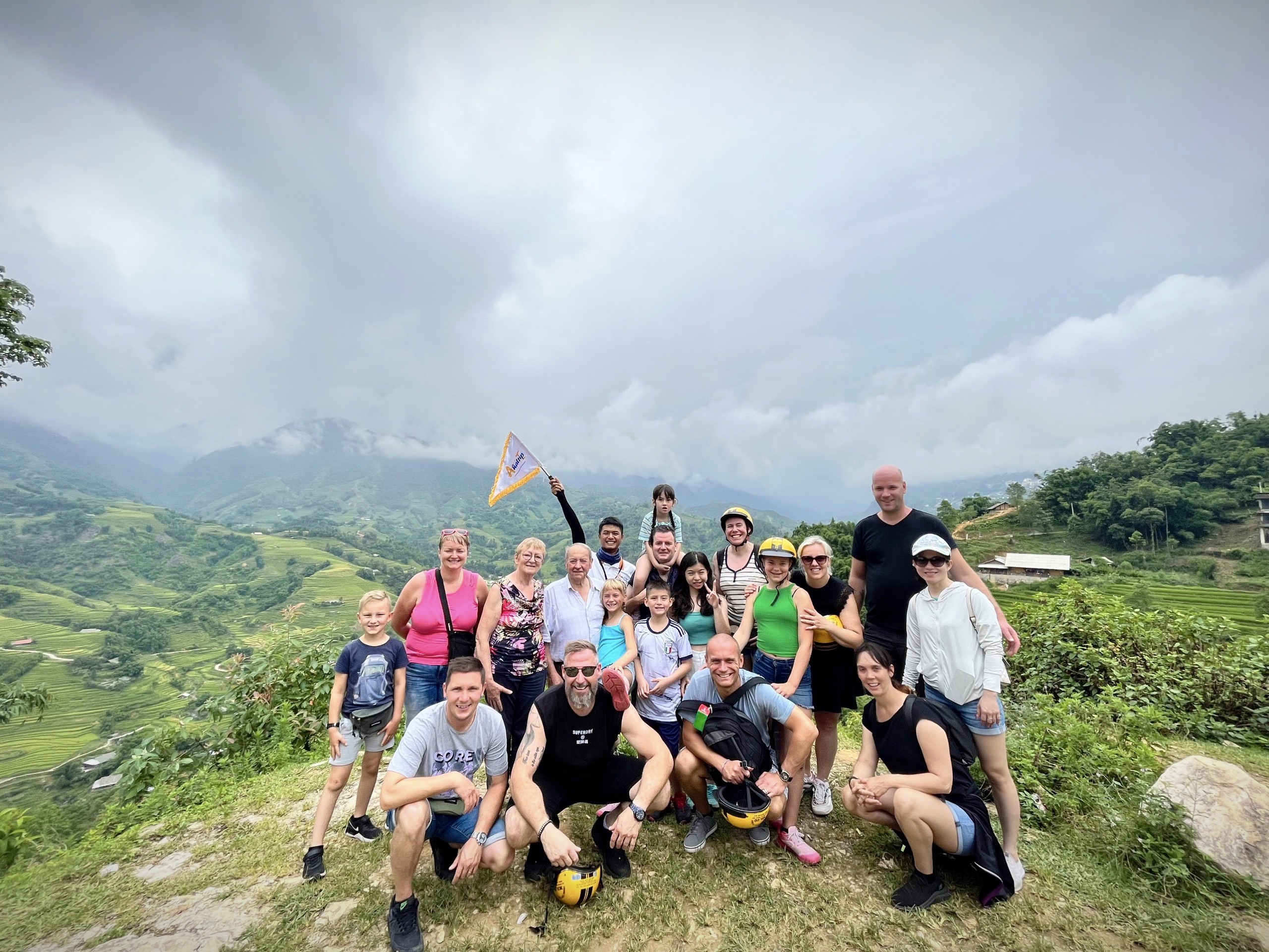 Khách hàng tin tưởng Ahatrip VN Travel