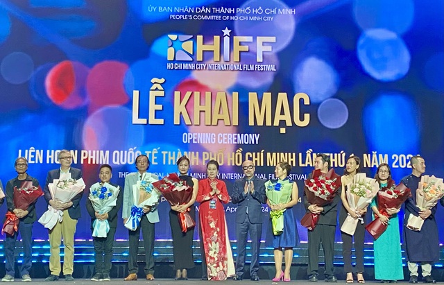 Những hình ảnh tưng bừng 'đầy sao' của đêm khai mạc Liên hoan phim Quốc tế TP.HCM- Ảnh 23.