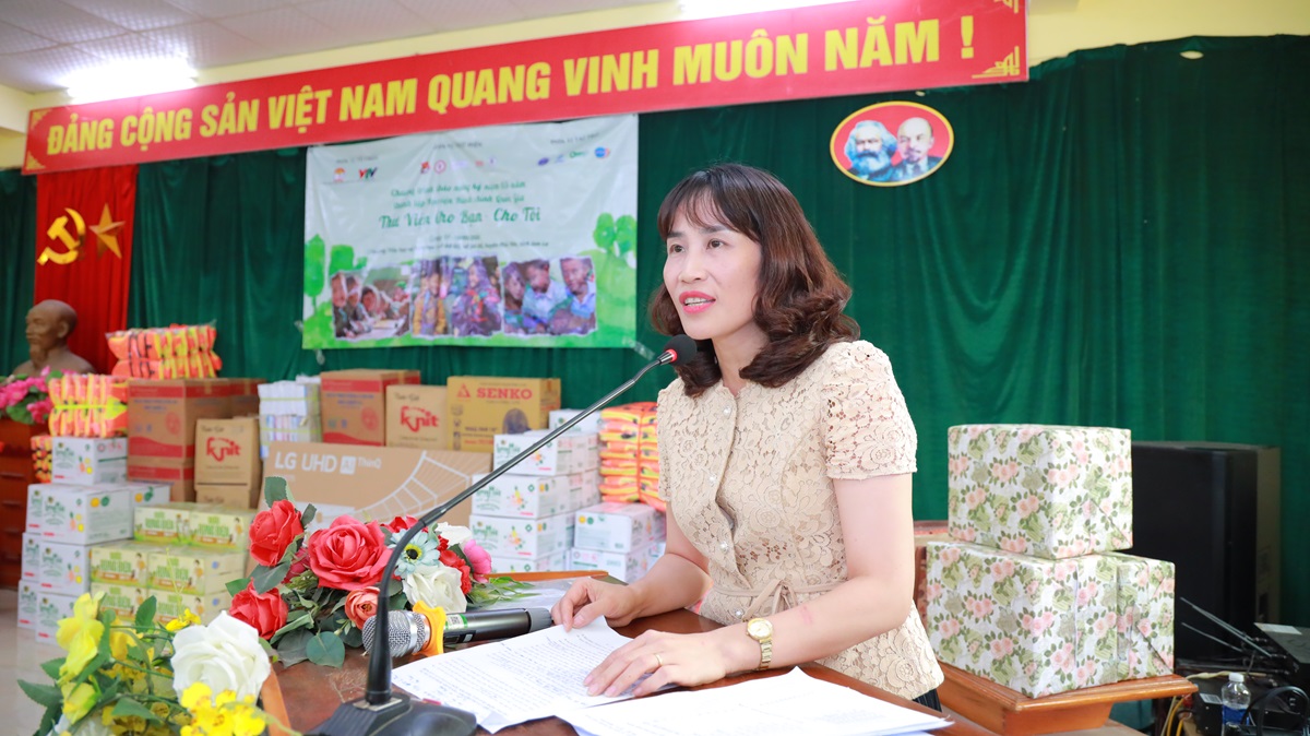 PGS.TS. Hoàng Mai, Trưởng khoa Khoa Quản trị nhân lực (Học viện Hành chính Quốc gia) chia sẻ tại chương trình.
