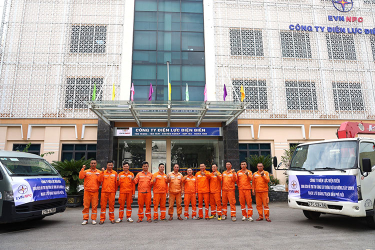 EVNNPC: 28 Đội xung kích sẵn sàng tại công trường Đường dây 500kV mạch 3